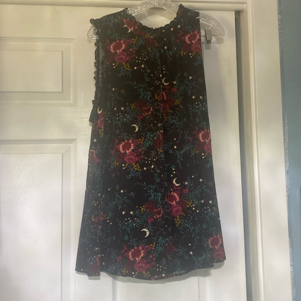 Moon 🌙 and 🌟 stars torrid floral shirt